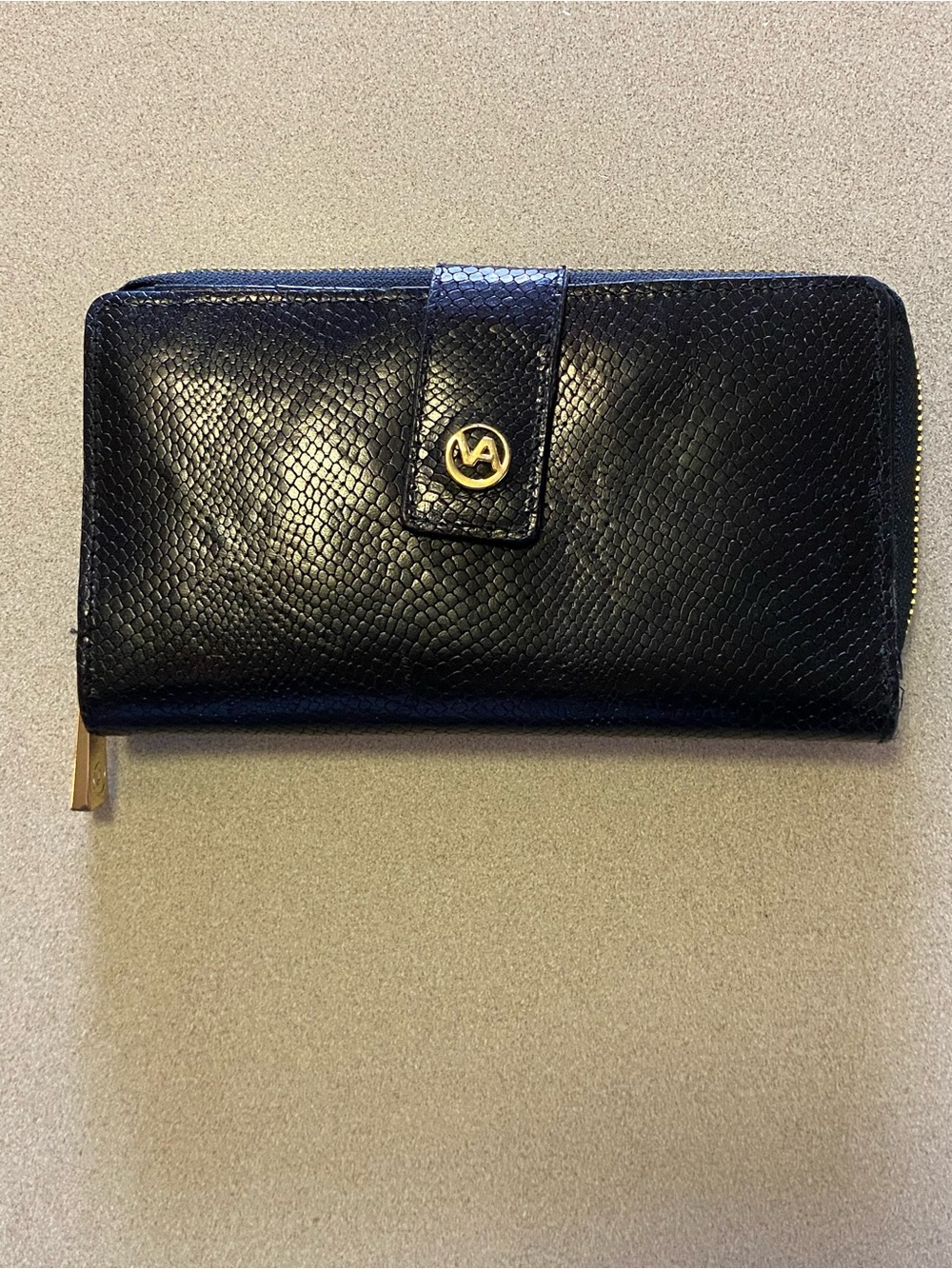 Valentini Black Wallet with Gold Accent - Women's Zip ClutchV